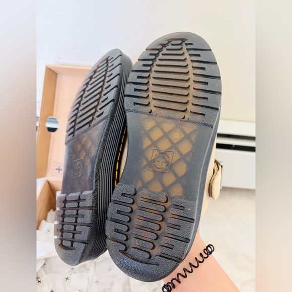 NIB Dr. Martens Brooklin Mules US7 - Picture 5 of 6